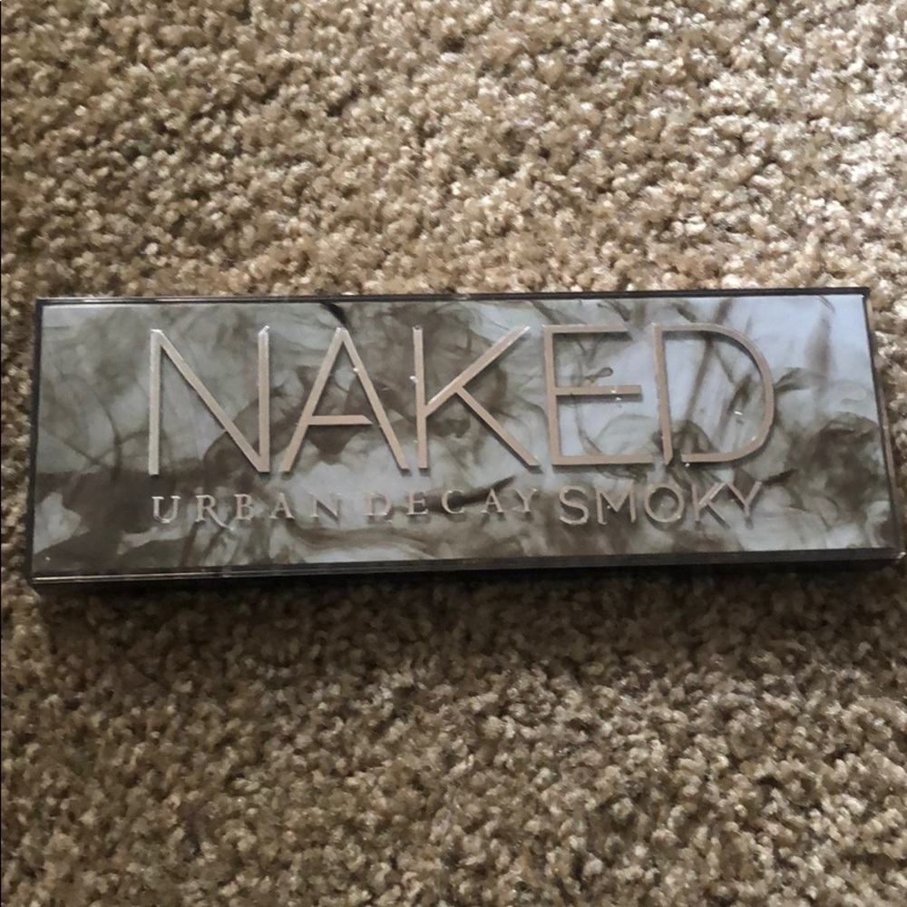 CULT FAVORITE NAKED SMOKY